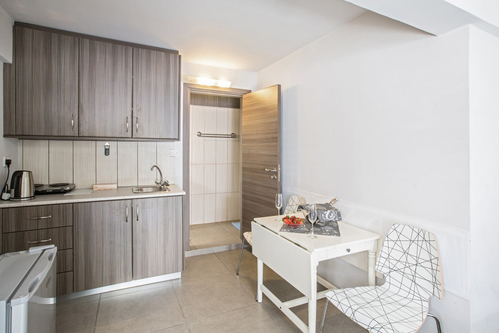 1-Bedroom Studio Apartment (Sleeps Up To 2) Ayia Napa #028