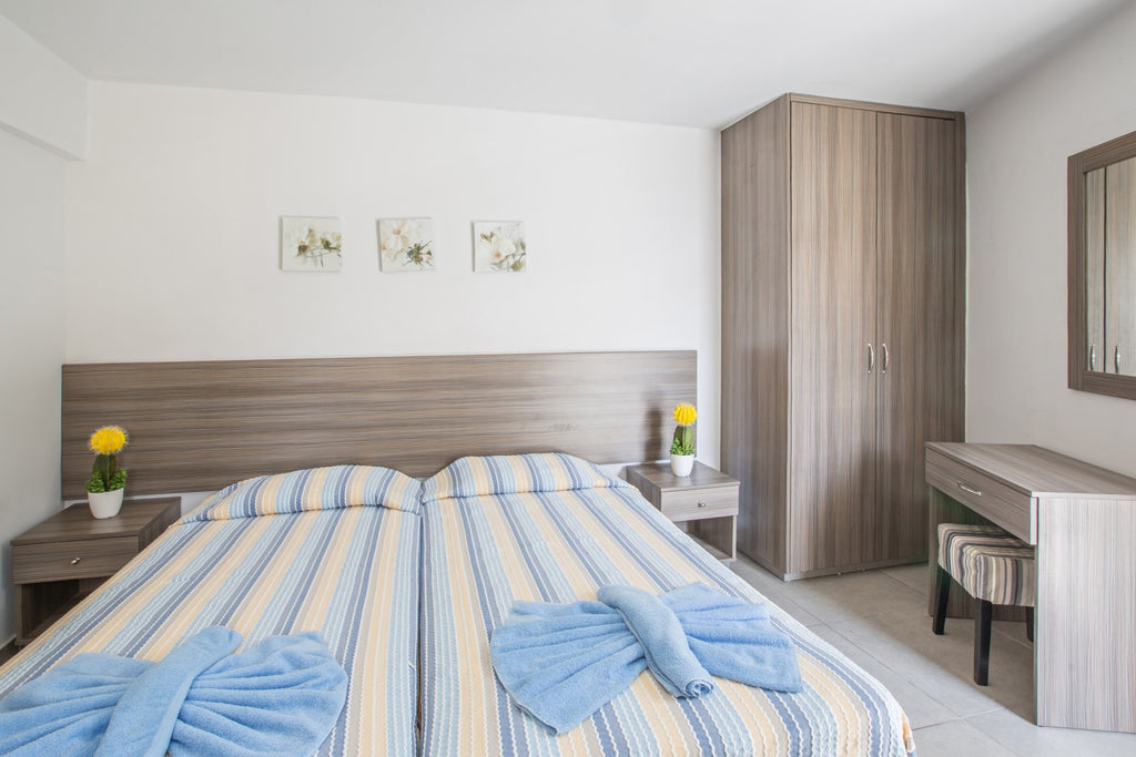 1-Bedroom Studio Apartment (Sleeps Up To 2) Ayia Napa #028