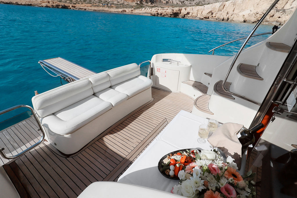 Azimut 42 - 11 Person Capacity