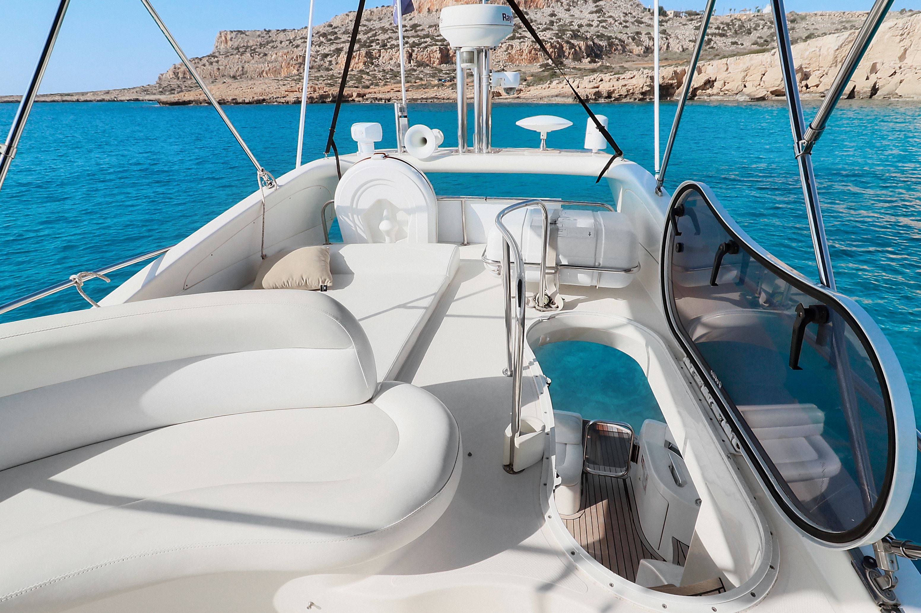 Azimut 42 - 11 Person Capacity