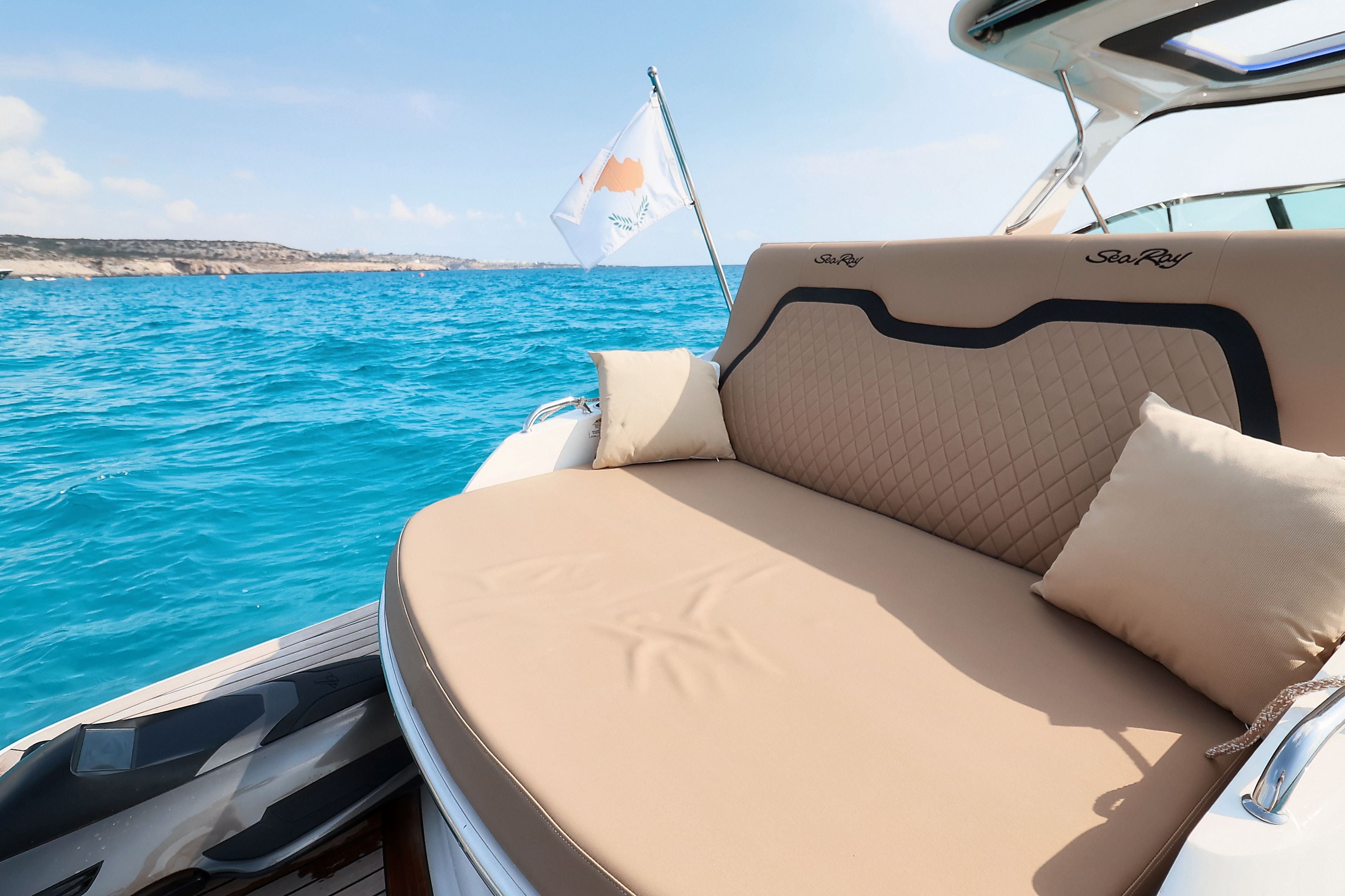 Sea Ray 350 SLX - 16 Person Capacity