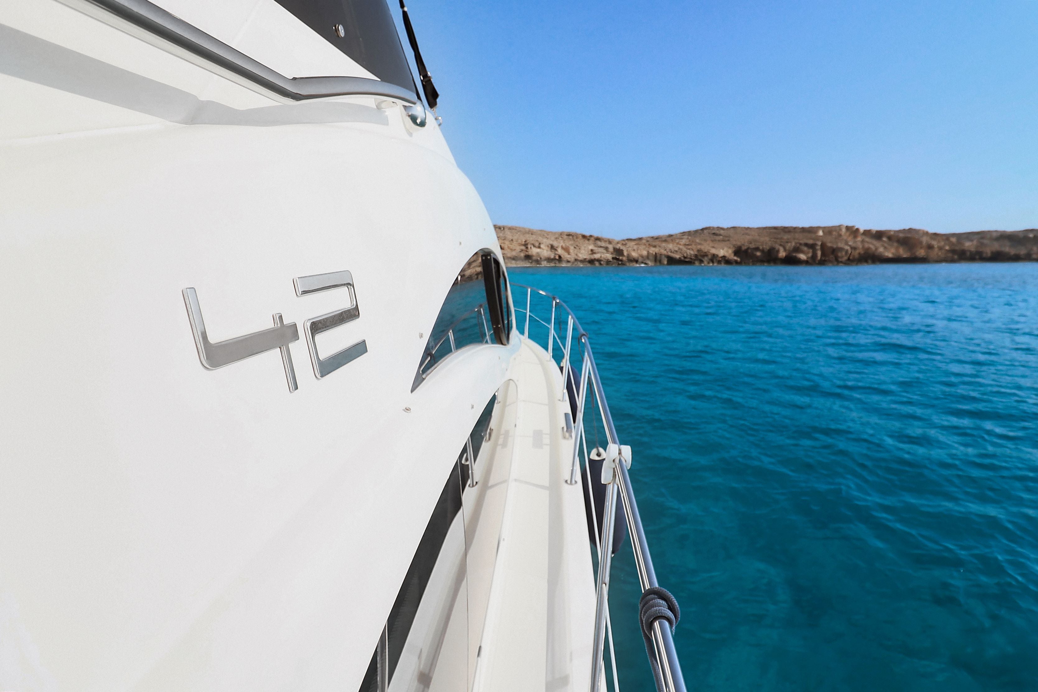 Azimut 42 - 11 Person Capacity