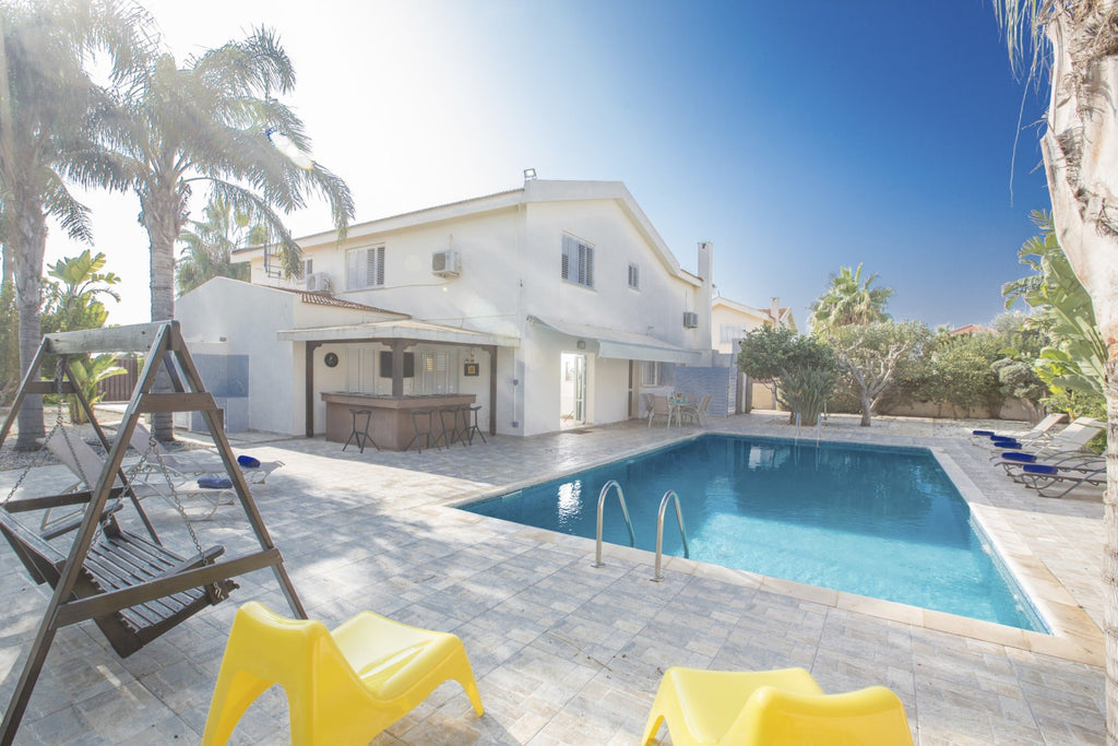4-Bedroom Villa Laura (Sleeps Up To 9) Ayia Thekla #031
