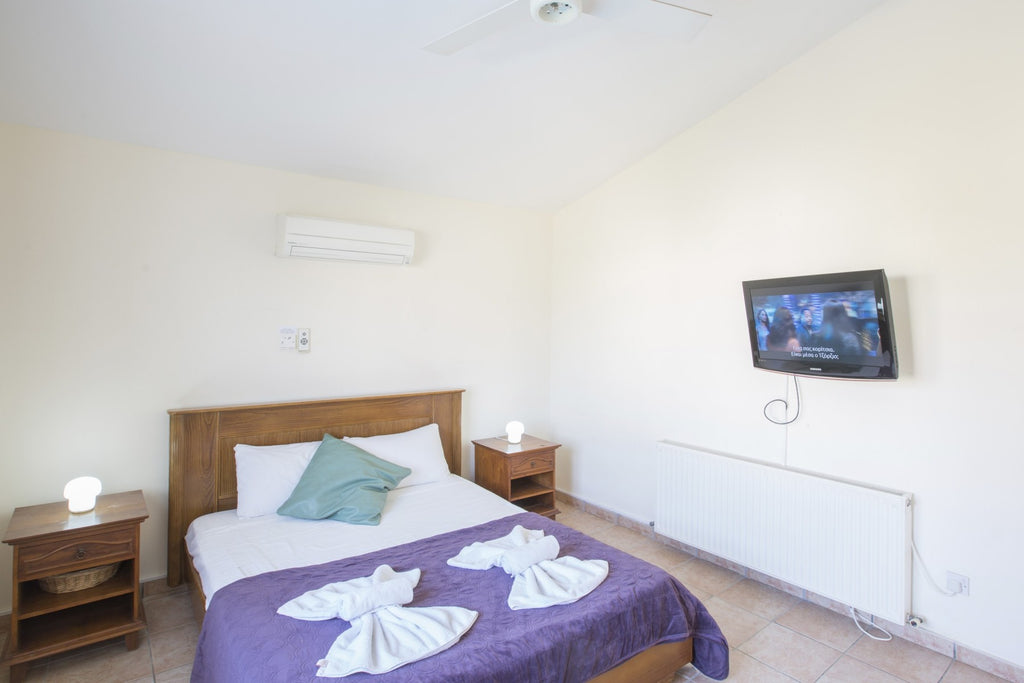 4-Bedroom Villa Laura (Sleeps Up To 9) Ayia Thekla #031