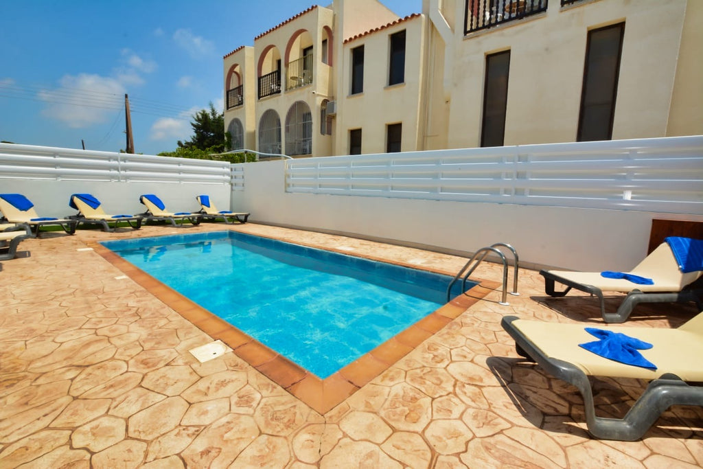 4-Bedroom Jacuzzi Villa (Sleeps up to 10) #013