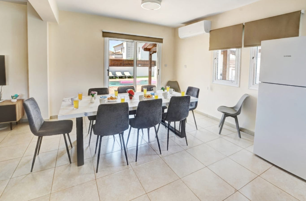 Gold 4-Bedroom Villa (Sleeps up to 10) #011