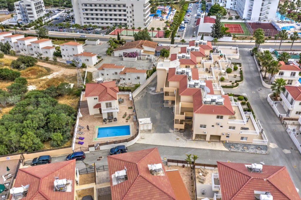 4-Bedroom Crystal Villa (Sleeps up to 8) #015