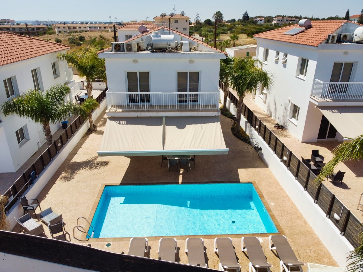 Elite 4-Bedroom Villa (Sleeps up to 10) #009