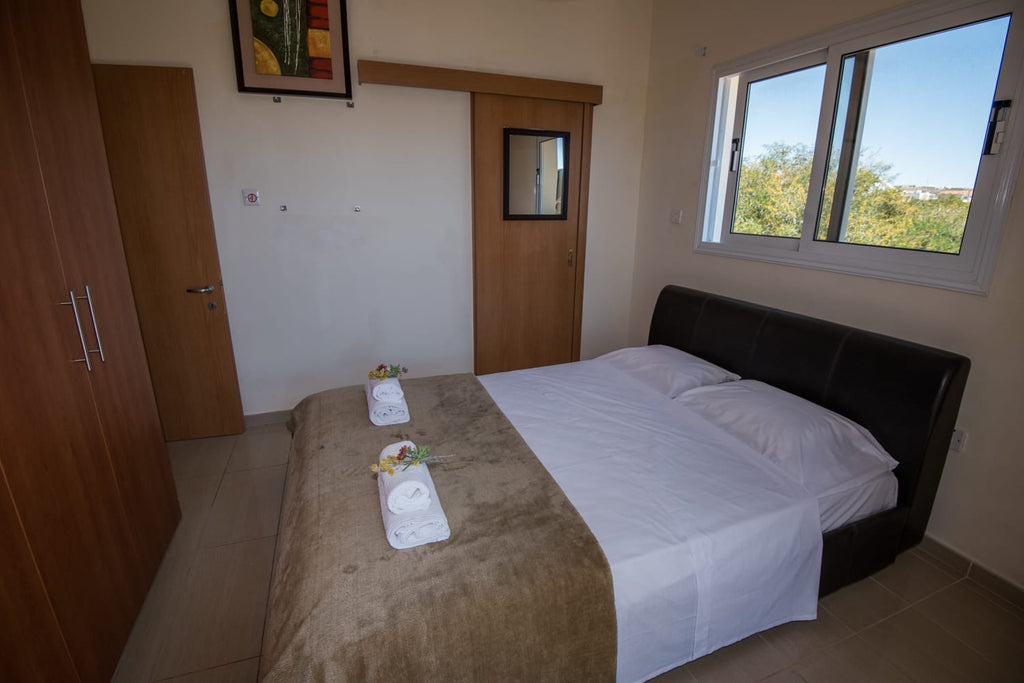 4-Bedroom Crystal Villa (Sleeps up to 8) #015