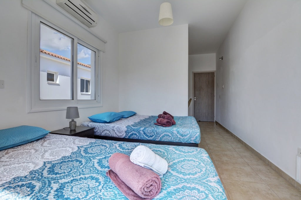 Elite 4-Bedroom Villa (Sleeps up to 10) #009