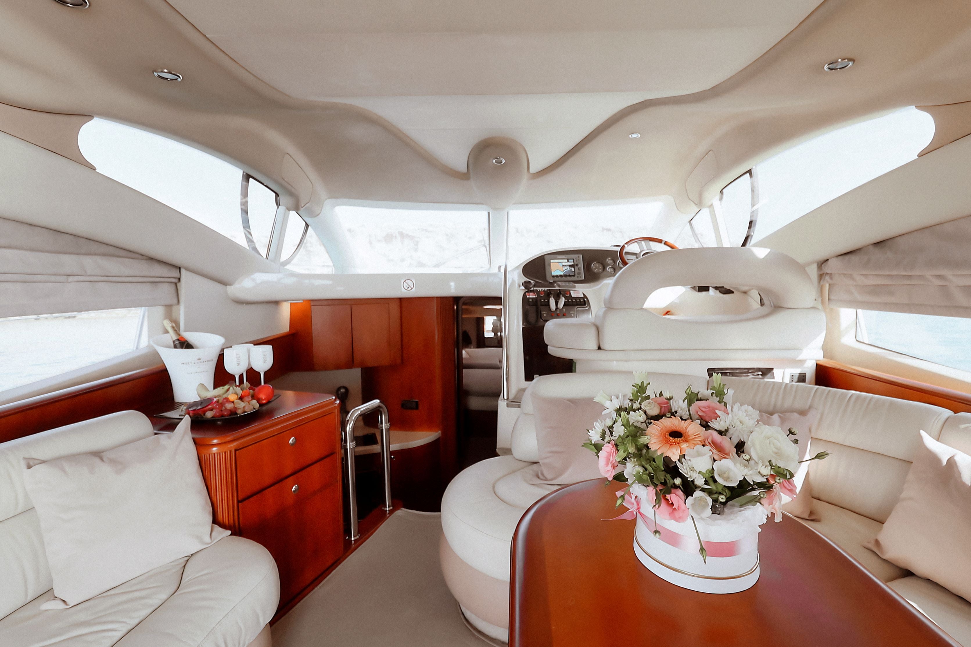 Azimut 42 - 11 Person Capacity