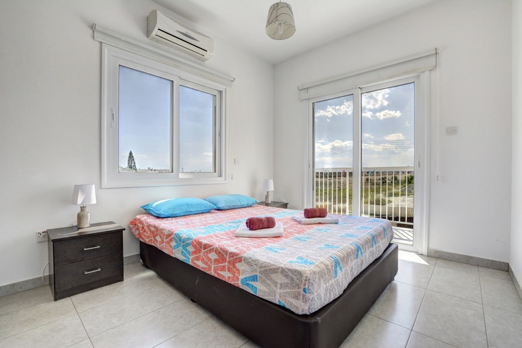 4-Bedroom Villa - Perfect Location (Sleeps up to 10) #010