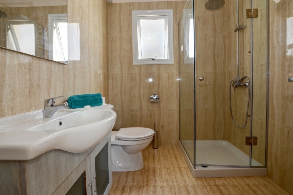 Gold 4-Bedroom Villa (Sleeps up to 10) #011