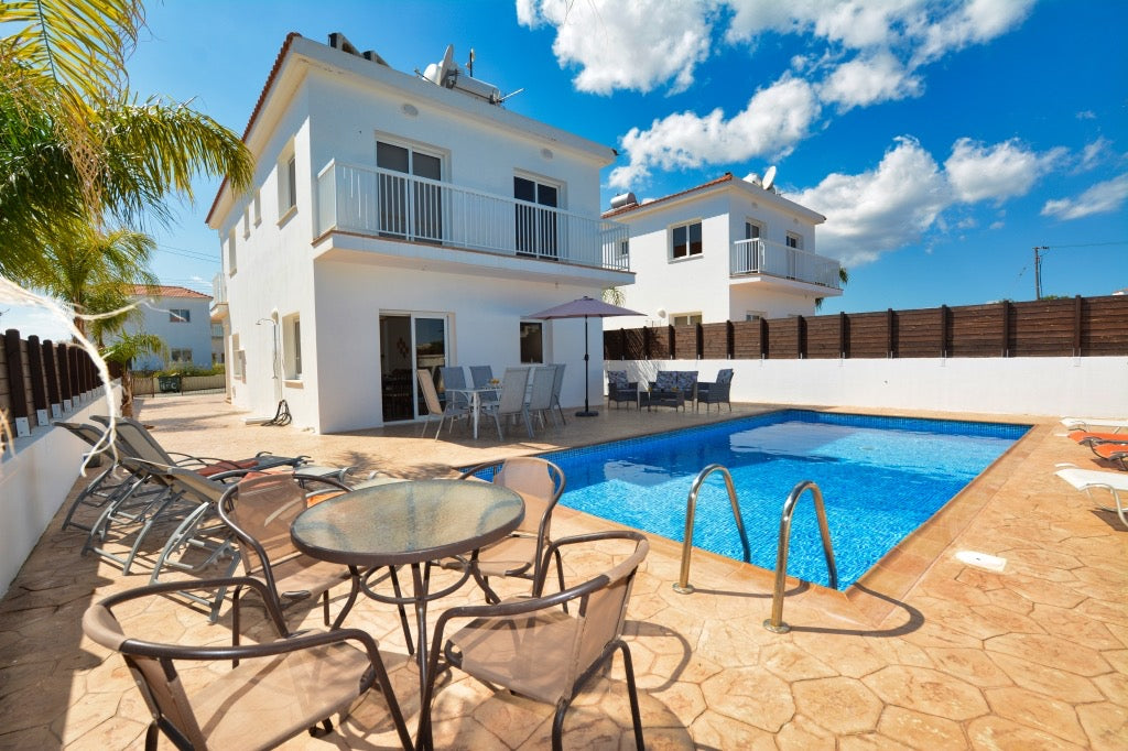 Elite 4-Bedroom Villa (Sleeps up to 10) #009