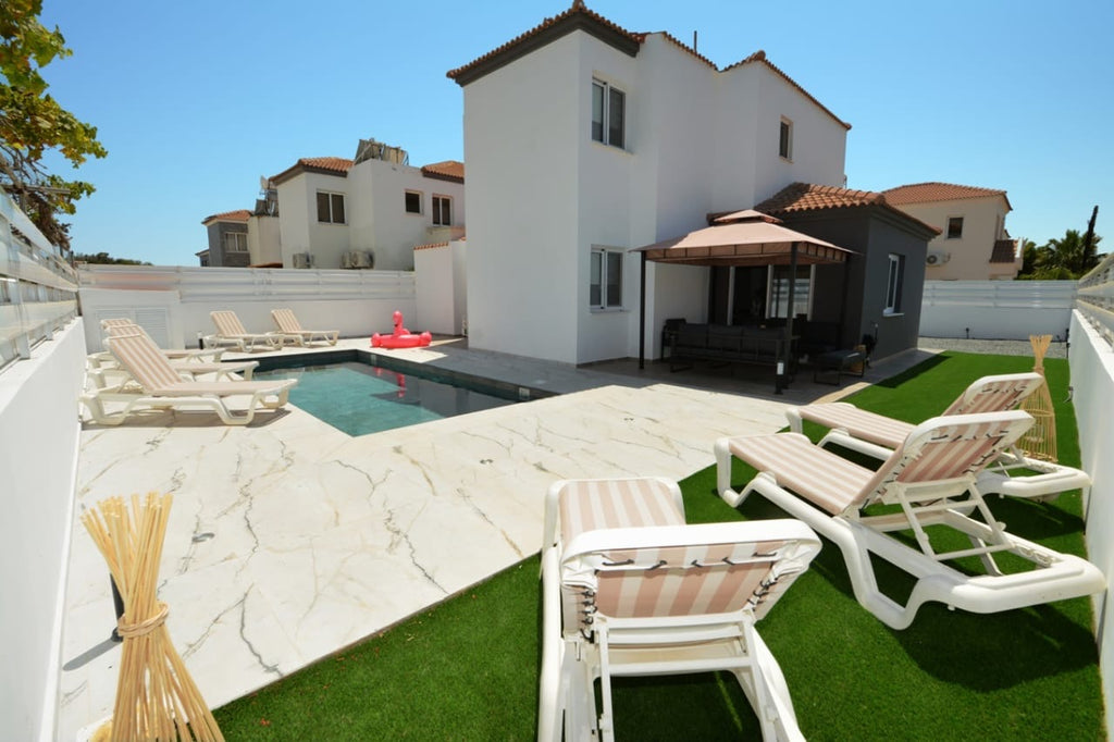 4-Bedroom Amazing Villa (Sleeps up to 10) #012