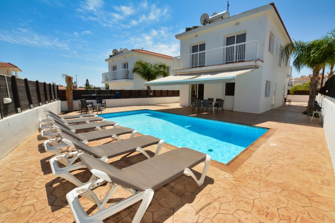 Elite 4-Bedroom Villa (Sleeps up to 10) #009