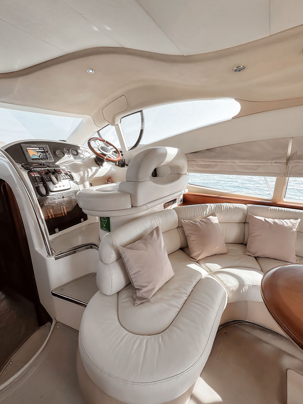 Azimut 42 - 11 Person Capacity