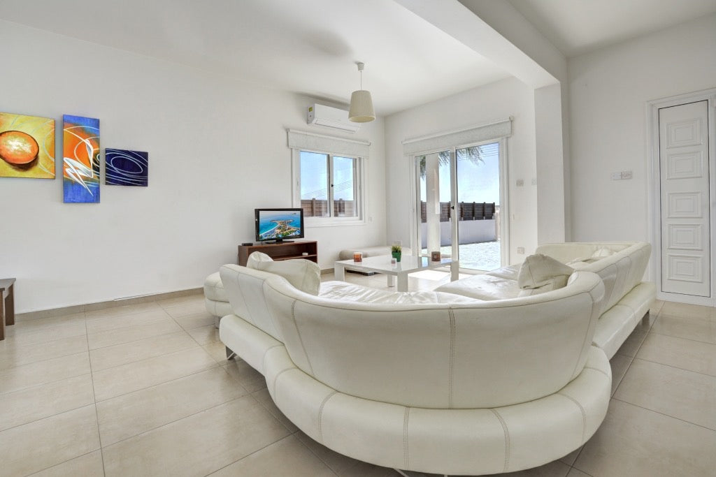 Elite 4-Bedroom Villa (Sleeps up to 10) #009