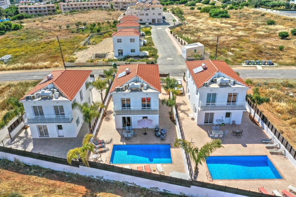 Elite 4-Bedroom Villa (Sleeps up to 10) #009