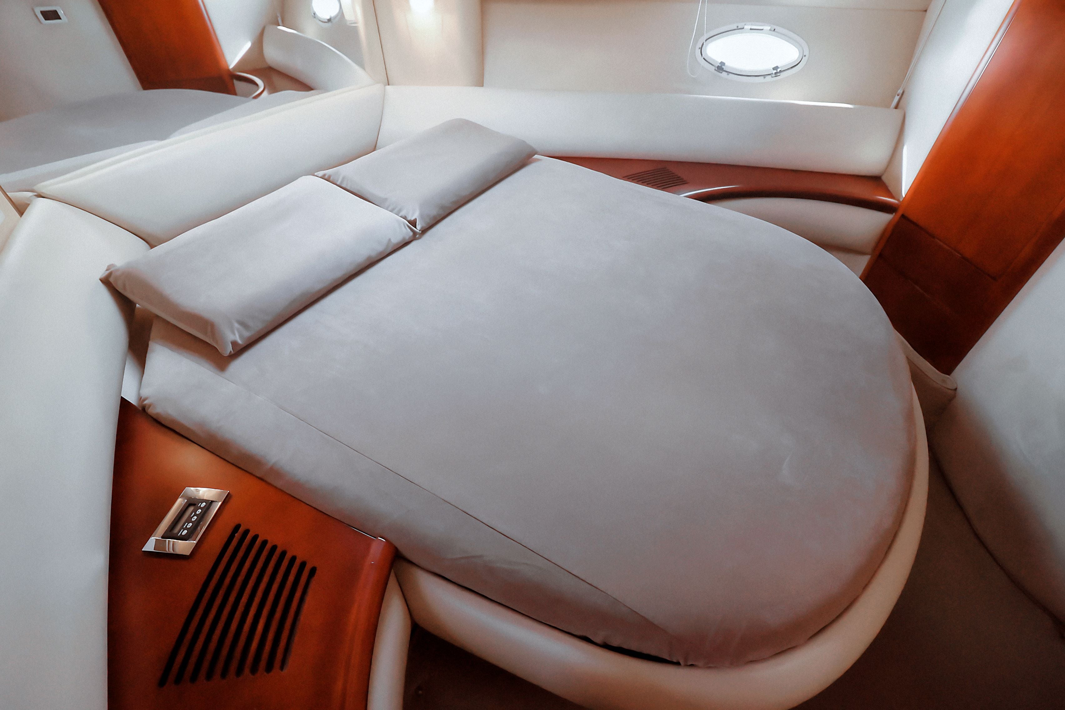 Azimut 42 - 11 Person Capacity