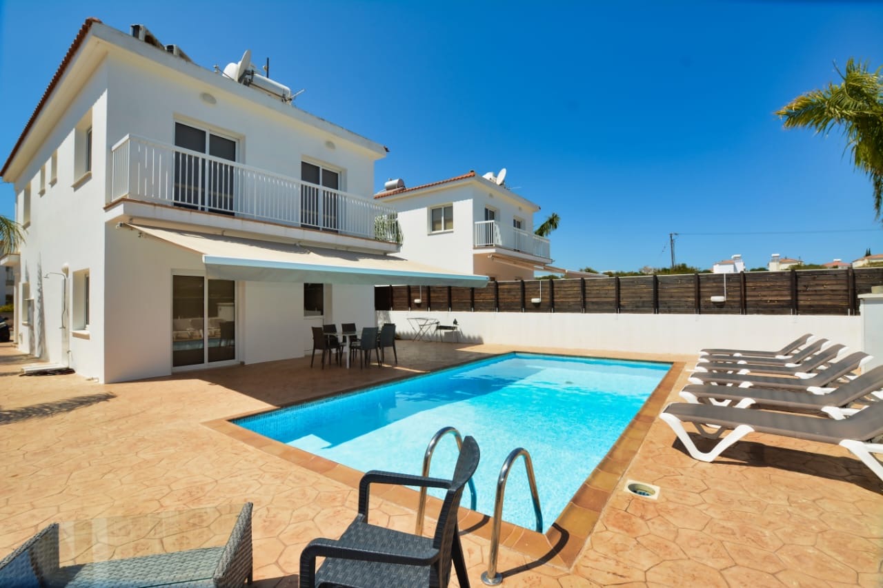 Elite 4-Bedroom Villa (Sleeps up to 10) #009