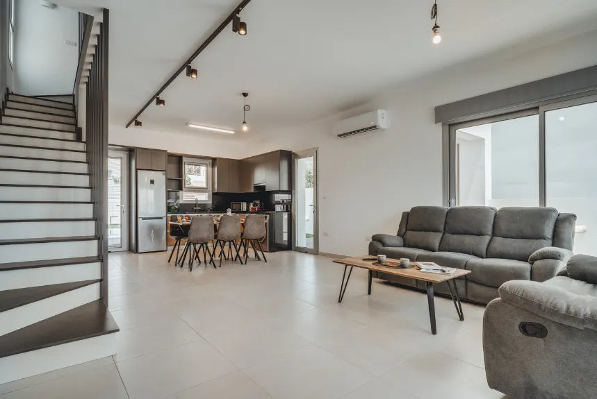 Modern 3-Bedroom Villa With Private Pool (Sleeps up to 10) #001