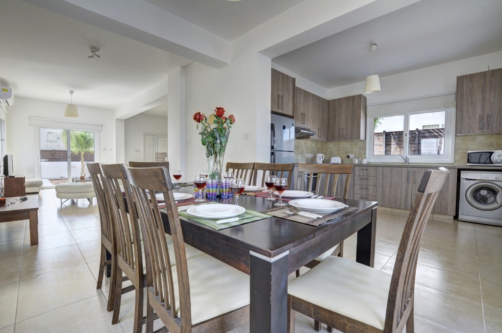 Elite 4-Bedroom Villa (Sleeps up to 10) #009