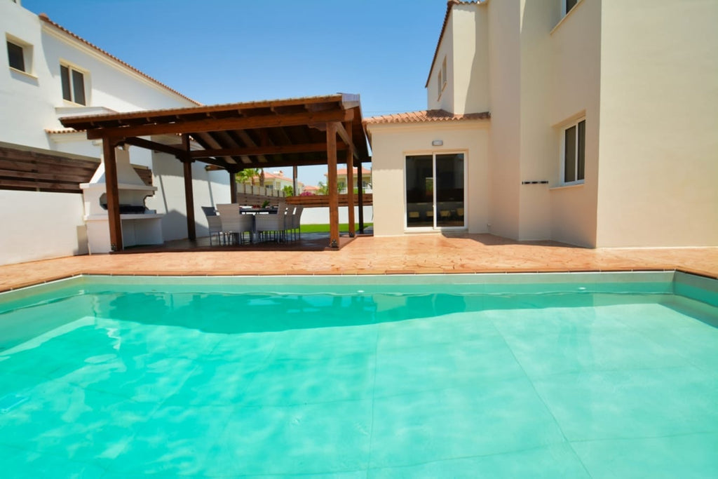 Gold 4-Bedroom Villa (Sleeps up to 10) #011