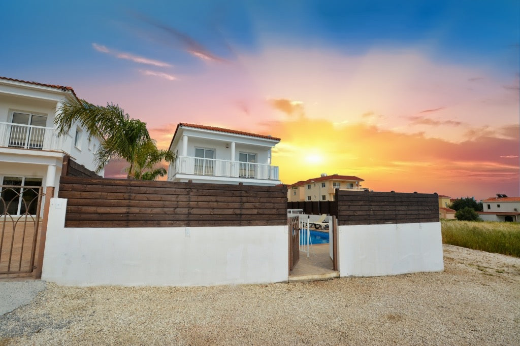 4-Bedroom Villa - Perfect Location (Sleeps up to 10) #010