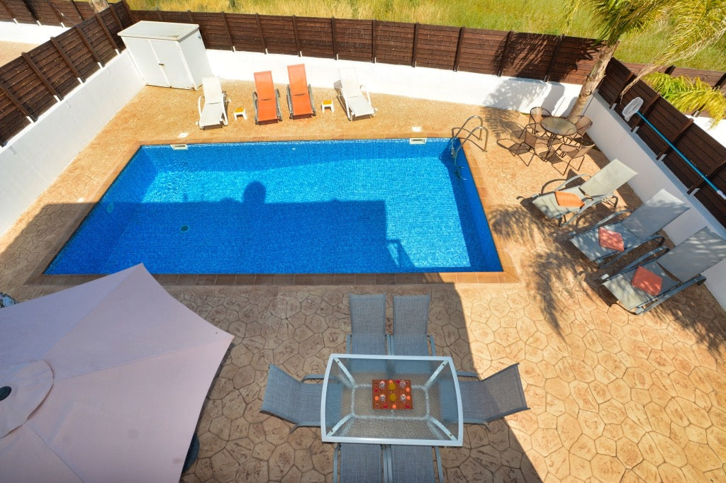 Elite 4-Bedroom Villa (Sleeps up to 10) #009