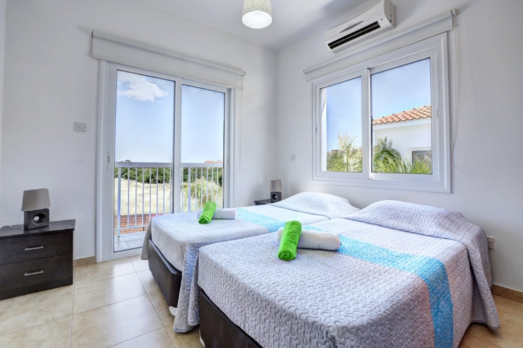 Elite 4-Bedroom Villa (Sleeps up to 10) #009