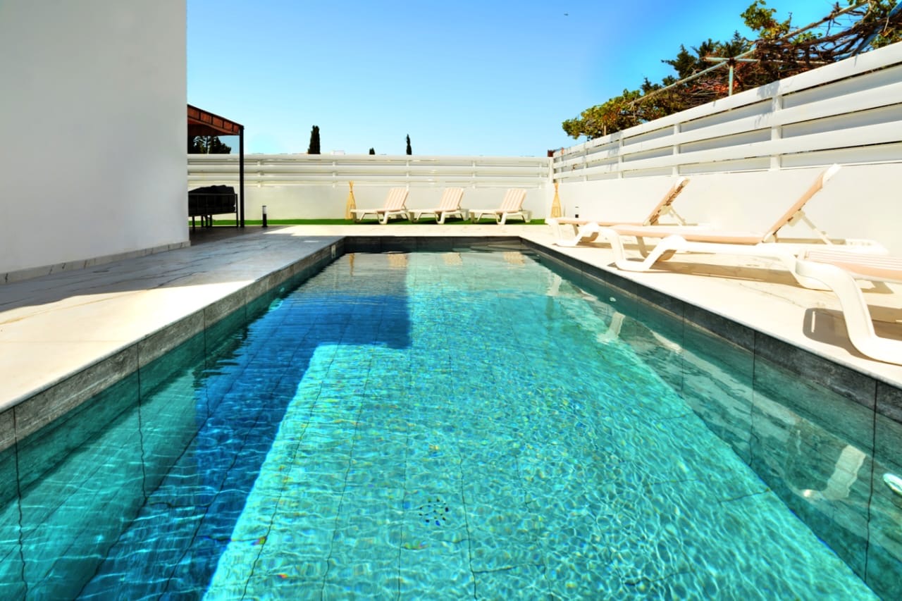 4-Bedroom Amazing Villa (Sleeps up to 10) #012