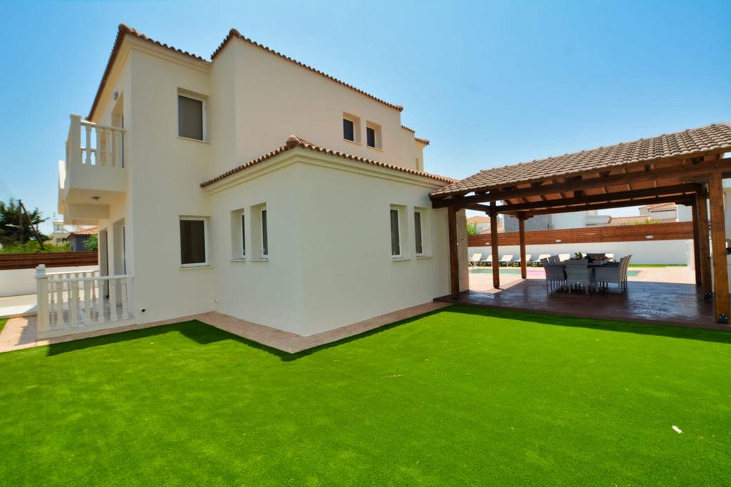 Gold 4-Bedroom Villa (Sleeps up to 10) #011