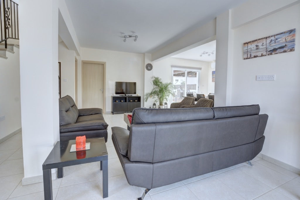 4-Bedroom Palm Villa (Sleeps up to 10) #014