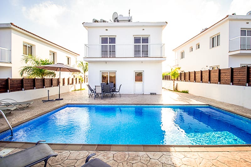 Elite 4-Bedroom Villa (Sleeps up to 10) #009